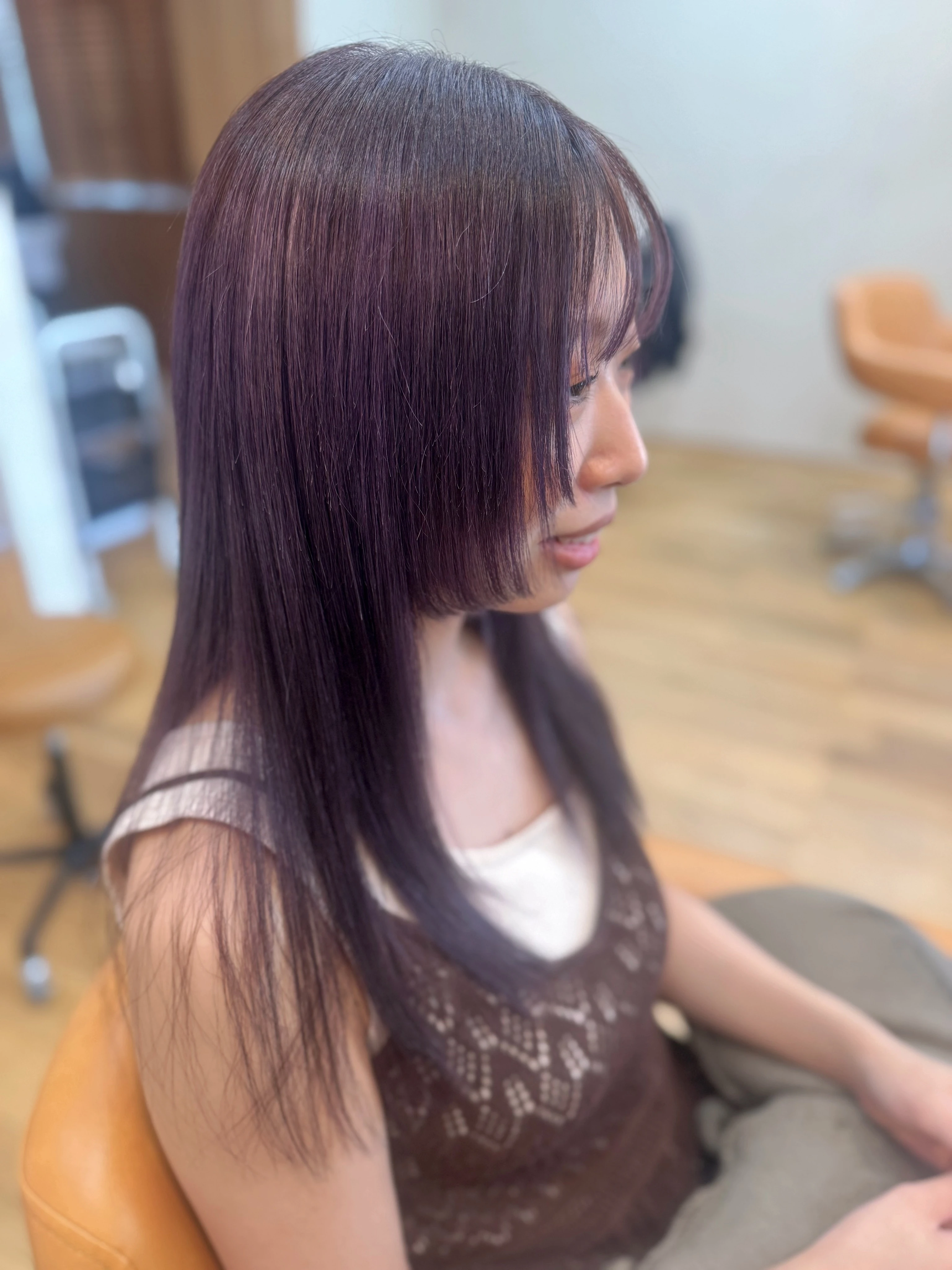 夏はロングヘアにカラートリートメントで軽やかさを！